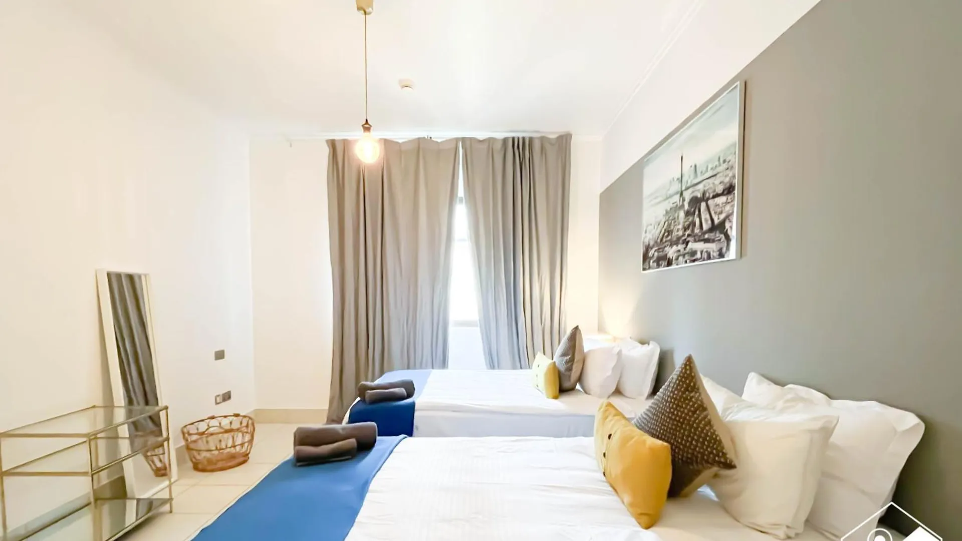Burj Views From Balcony L Chic 2Br In Downtown Apartment Dubai United Arab Emirates