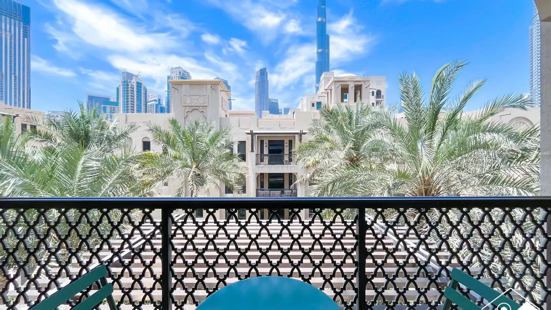 Burj Views From Balcony L Chic 2Br In Downtown Apartment Dubai