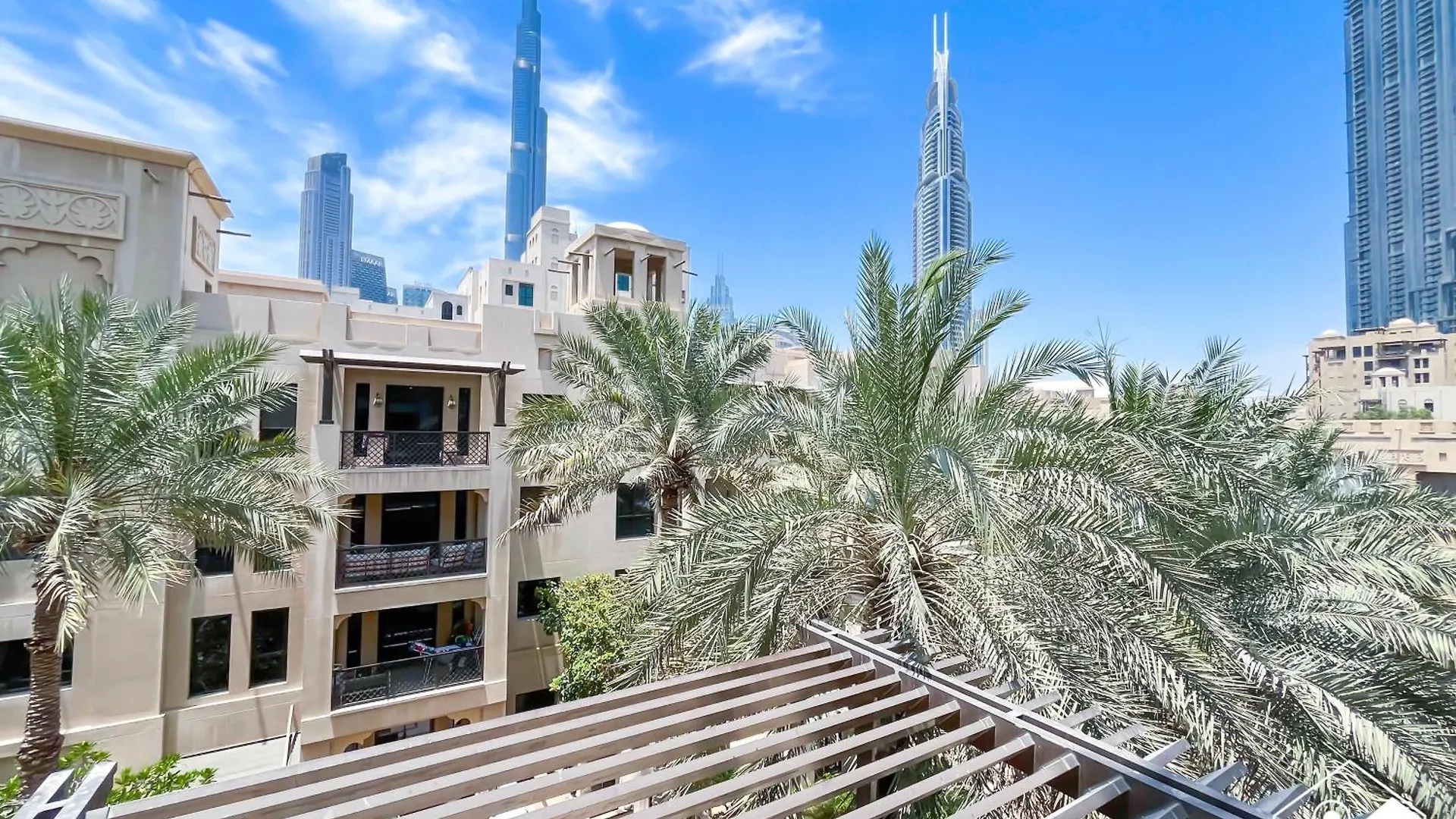 Burj Views From Balcony L Chic 2Br In Downtown Apartment Dubai