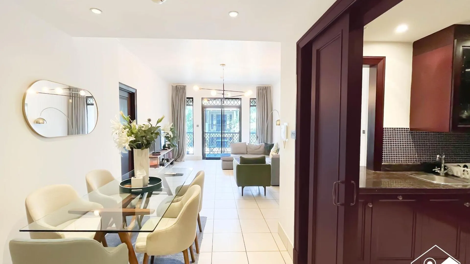 Burj Views From Balcony L Chic 2Br In Downtown Apartment Dubai