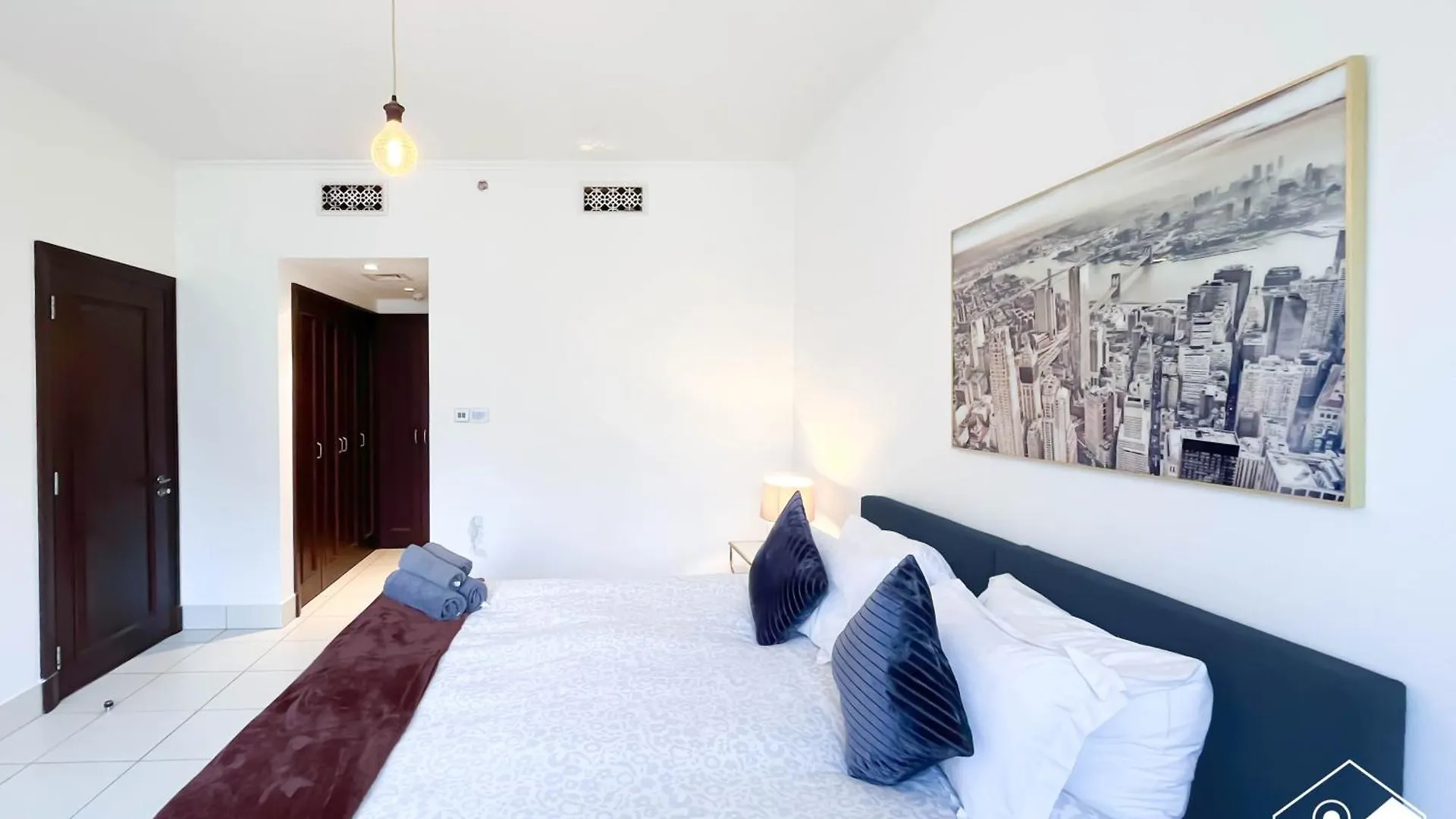 Burj Views From Balcony L Chic 2Br In Downtown Apartment Dubai